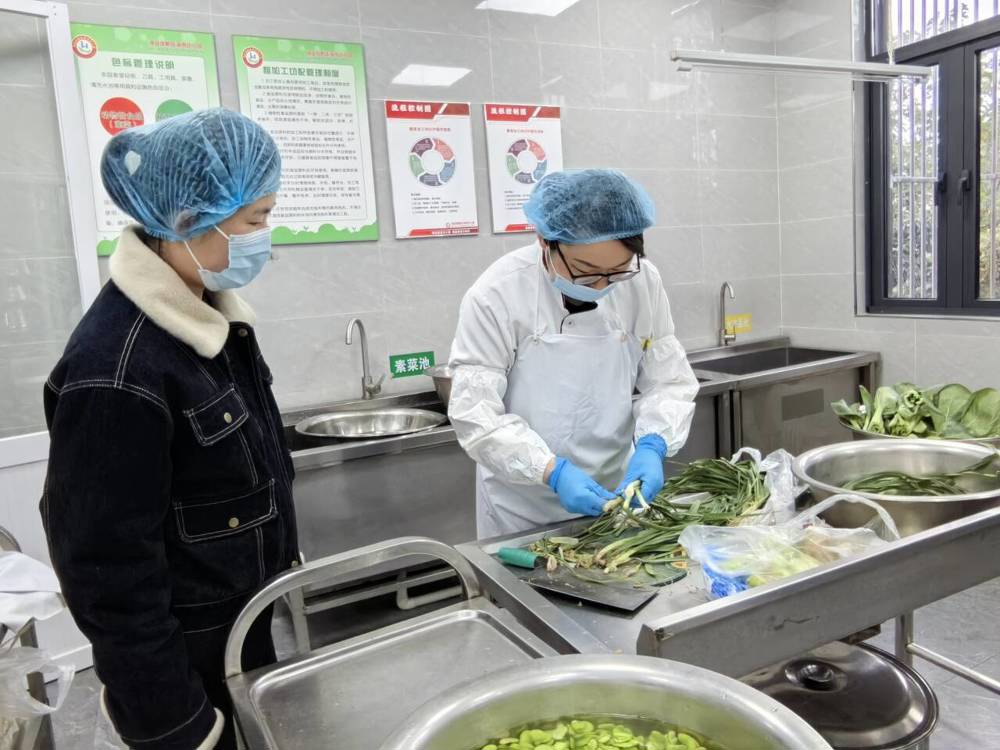 d09fd67566f146fa87159c7568799f84.jpg d09fd67566f146fa87159c7568799f84.jpg