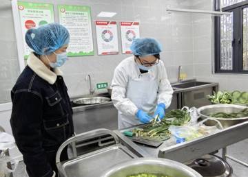 我们用心，只为每一餐营养满格